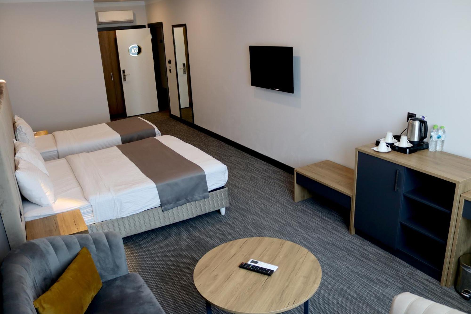Home Plus Hotel イスタンブール エクステリア 写真